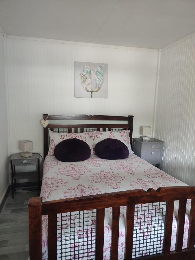 Chalet Dans La Foret....Adorable 1 Bedroom Chalet Surrounded By Woodland Pressignac Eksteriør bilde